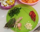 Foto langkah ke 1 dari resep Tumis Toge Wortel Tahu Praktis.