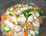 Foto langkah ke 4 dari resep Sup Pelangi Bakso.