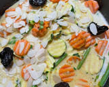 Foto del paso 6 de la receta: Wok de Curry Rojo con Pavo, Almendras y Prunas Dulces