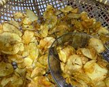 Foto langkah ke 3 dari resep Keripik Kentang Original.