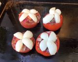 Une image de l'étape 10 de Tomates à l'oignon rouge, basilic et mozzarella.