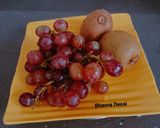 A picture of step 1 of કીવી દ્રાક્ષ નું જ્યુસ.(Kiwi Grapes Juice Recipe in Gujarati).