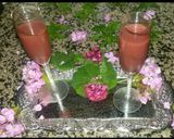 A picture of step 2 of Red watermelon juice, mint and lemon juice.
