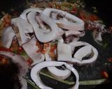 Foto langkah ke 5 dari resep Cumi Saus Padang.