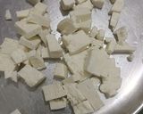 A picture of step 1 of Matar paneer.