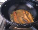A picture of step 3 of Fried Topshe fish fry.