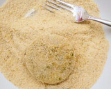 Foto del paso 4 de la receta: Medallones de merluza empanados
