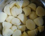 A picture of step 1 of Masala baby potatoes.