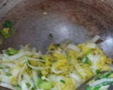 Foto langkah ke 2 dari resep Gorengan bakso sawi putih.