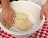 Medvehagymás pogácsa recept fázis 2 fotója