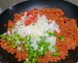 Foto del paso 4 de la receta: Enfrijoladas con chorizo