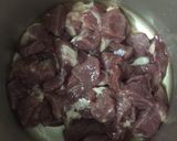 Hình bước làm 2 của món Thịt kho mặn