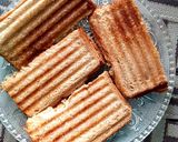 A picture of step 3 of Maggi sandwich.
