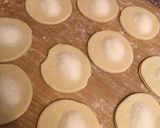 Фото кроку 1 до Вареники 🥟 с вишней 🍒.