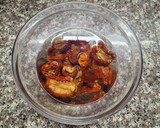 Foto del paso 1 de la receta: Bizcochitos de roquefort y tomates secos