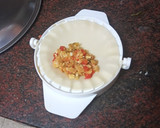Foto del paso 6 de la receta: Empanadillas de atún, langostinos, huevo duro y olivas