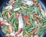 Foto langkah ke 3 dari resep Tumis Buncis Ayam.