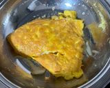 Foto del paso 2 de la receta: Tortilla de bacalao y langostinos