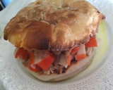 Foto del paso 3 de la receta: Bocata de pan de cristal con ensalada de marisco al aceite de trufa blanca