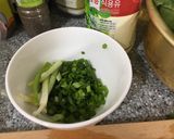 Hình bước làm 1 của món Bún xào thịt rau nhanh gọn đơn giản