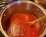 A picture of step 2 of Tomato Sauce with Meat.