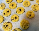 Foto langkah ke 4 dari resep Choco chips cookies.
