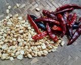 A picture of step 3 of Peanut chutney.