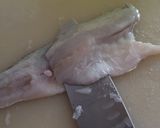 Foto del passaggio 1 della ricetta Polpette di branzino alla mediterranea
