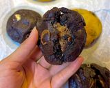صورة لخطوة 6 من وصفة كوكيز نيويورك دبل تشوكلت (بحشو الشوكلت سبريد) 🍪