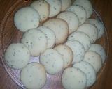 A picture of step 7 of Zeera biscuits.