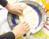 صورة لخطوة 1 من وصفة حلوى الكاوكاو وورقة البسطيلة سهلة ولذيذة