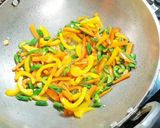 A picture of step 3 of Veg Chilli Garlic Noodles.