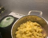 A picture of step 4 of Rice mixed with beef and peas.