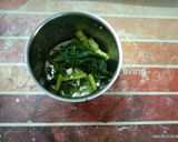 A picture of step 1 of Palak Roti.