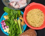 Foto langkah ke 1 dari resep Soto Ayam Kampung Khas Pacitan.