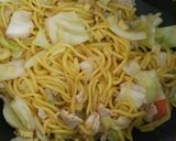 รูปขั้นตอนการทำที่ 4 ของ ผัดยากิโซบะ #กินผักรักสุขภาพ5