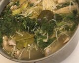 Foto langkah ke 3 dari resep Sop ayam tomyam bening.