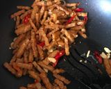 Foto langkah ke 2 dari resep Tumis Tempe Pedas Manis.