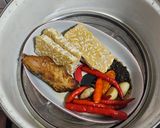 Foto langkah ke 1 dari resep Sambel Klopo (Tempe & Ikan Pe).