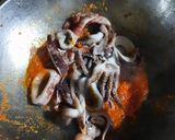 Foto langkah ke 2 dari resep Cumi Saos Pedas Manis.