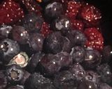 Foto del paso 1 de la receta: Galletitas de frutos rojos con chocolate