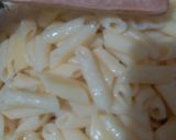 A picture of step 2 of Pasta alfredo.