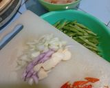 Foto langkah ke 1 dari resep Tumis Buncis Ayam saos tiram.