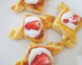 Foto langkah ke 6 dari resep Simple Fruit Puff Pastry.