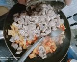 Foto langkah ke 2 dari resep Sambal goreng kentang ati.