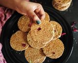 તલ ની ચીકી (Til Chiki Recipe In Gujarati) રેસીપી સ્ટેપ2ફોટો