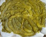 Une image de l'étape 2 de Pizza mortadelle, pesto de pistaches et burrata.