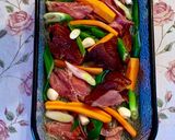 Sörben párolt, sült füstölt csülök répával, medvehagymás batátapürével recept fázis 3 fotója