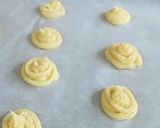 Foto langkah ke 5 dari resep Soes isi vla susu.