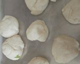 A picture of step 8 of Spinach garlic flower bread.